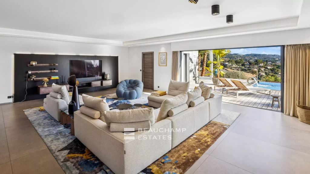 Contemporary 4-bedroom villa in Mougins
