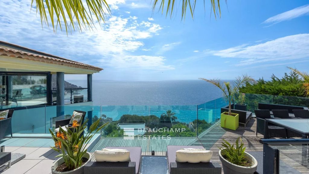 Contemporary 4-bedroom villa with panoramic sea views – Èze