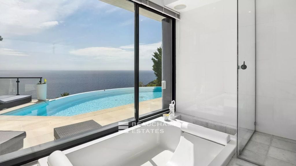 Contemporary 4-bedroom villa with panoramic sea views – Èze
