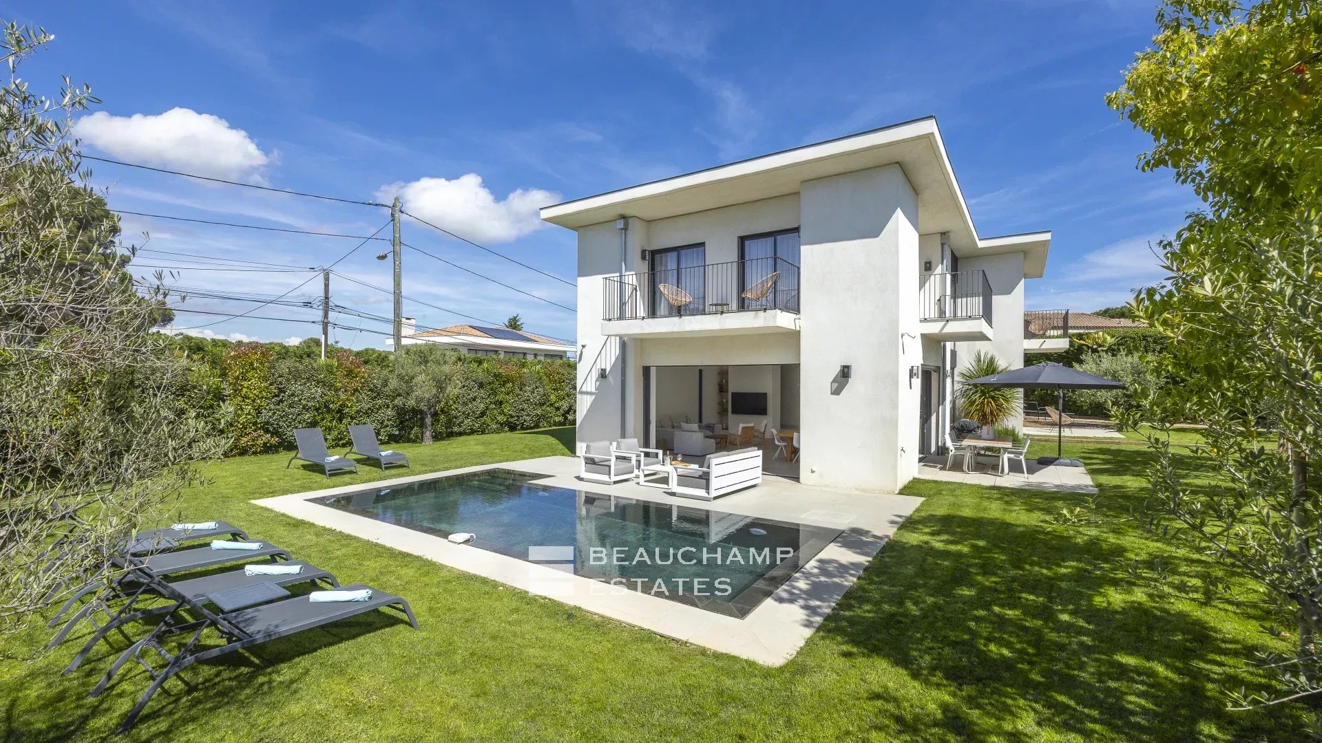 Villa contemporaine de 5 chambres à Mougins Contemporary 5-bedroom villa in Mougins