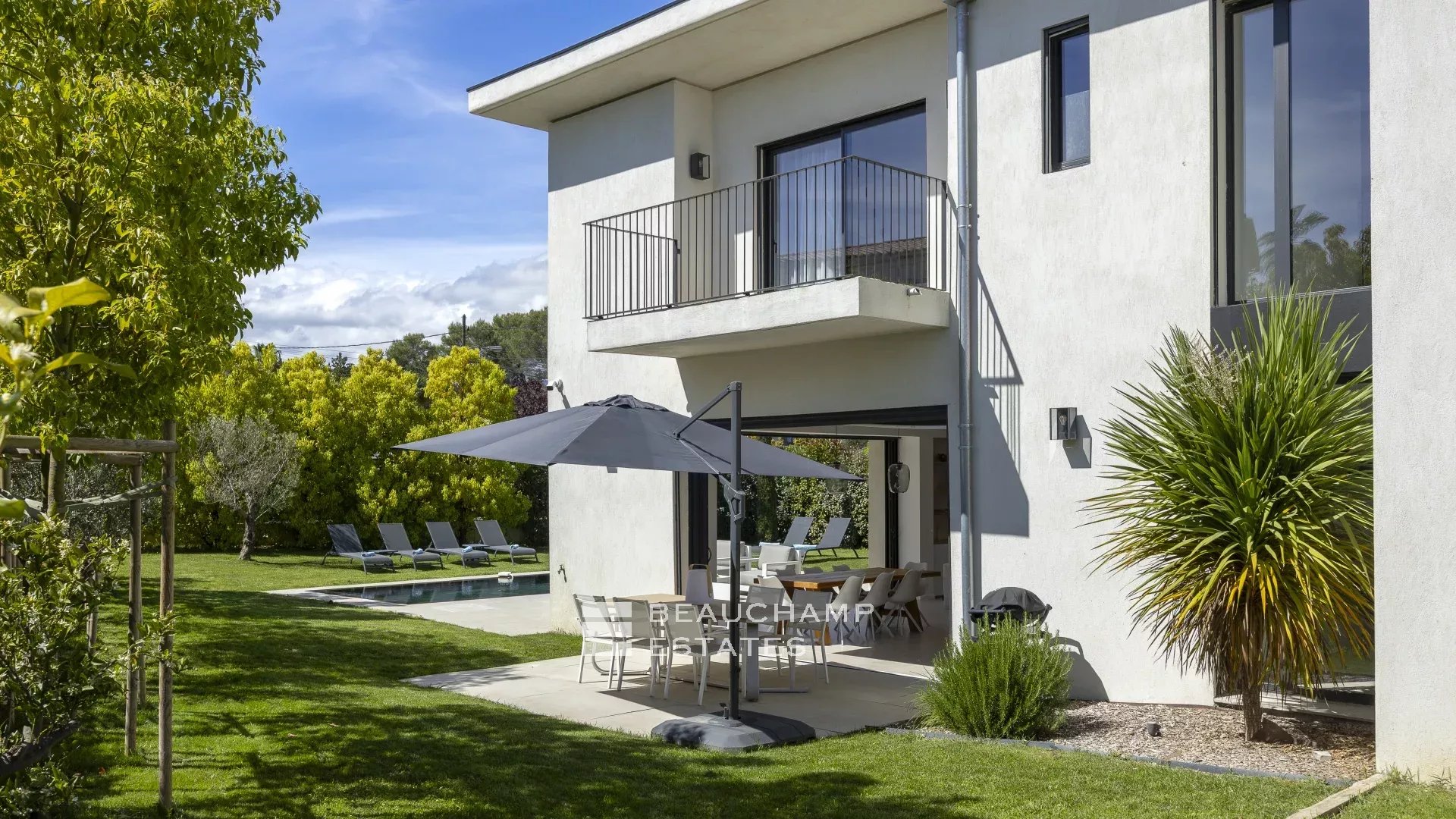 Villa contemporaine de 5 chambres à Mougins Contemporary 5-bedroom villa in Mougins