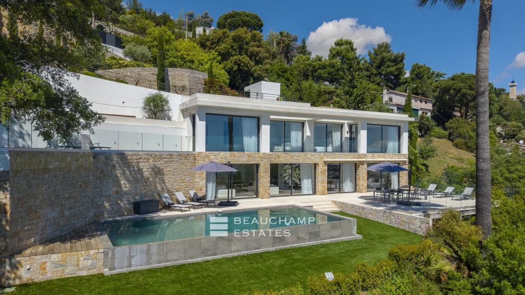 Contemporary 5-Bedroom villa with sea view and pool  – Golf Juan