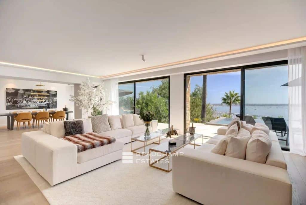 Contemporary 5-Bedroom villa with sea view and pool  – Golf Juan