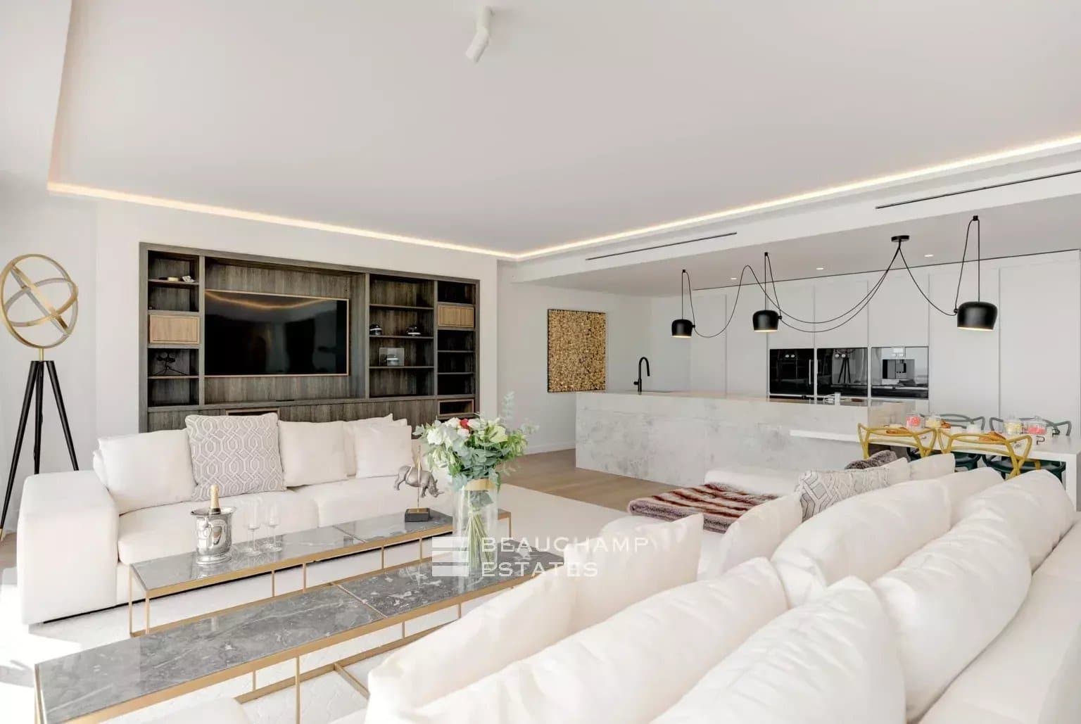 Contemporary 5-Bedroom villa with sea view and pool – Golf Juan Contemporary 5-Bedroom villa with sea view and pool – Golf Juan