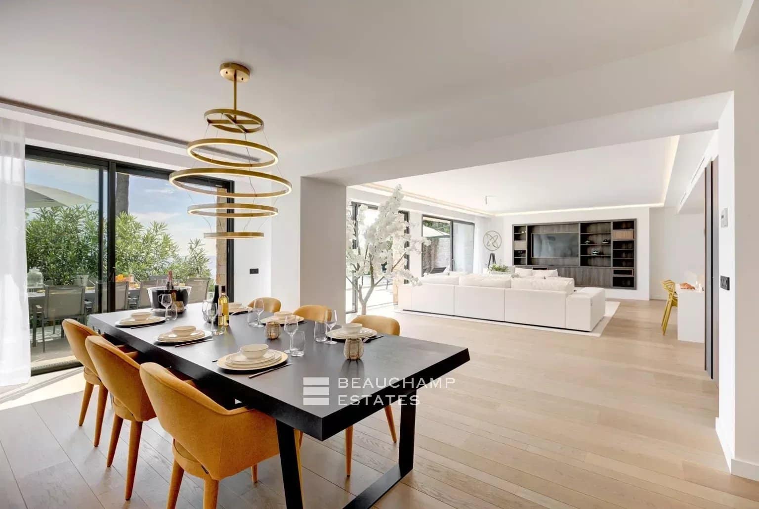 Contemporary 5-Bedroom villa with sea view and pool – Golf Juan Contemporary 5-Bedroom villa with sea view and pool – Golf Juan