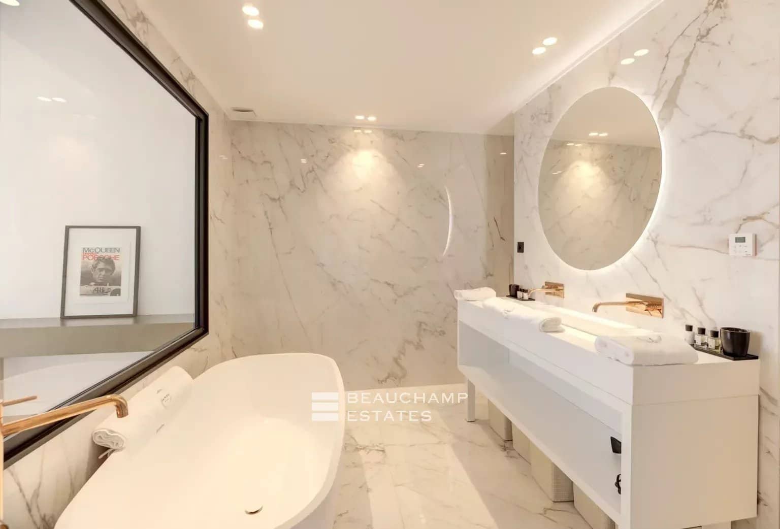 Contemporary 5-Bedroom villa with sea view and pool – Golf Juan Contemporary 5-Bedroom villa with sea view and pool – Golf Juan