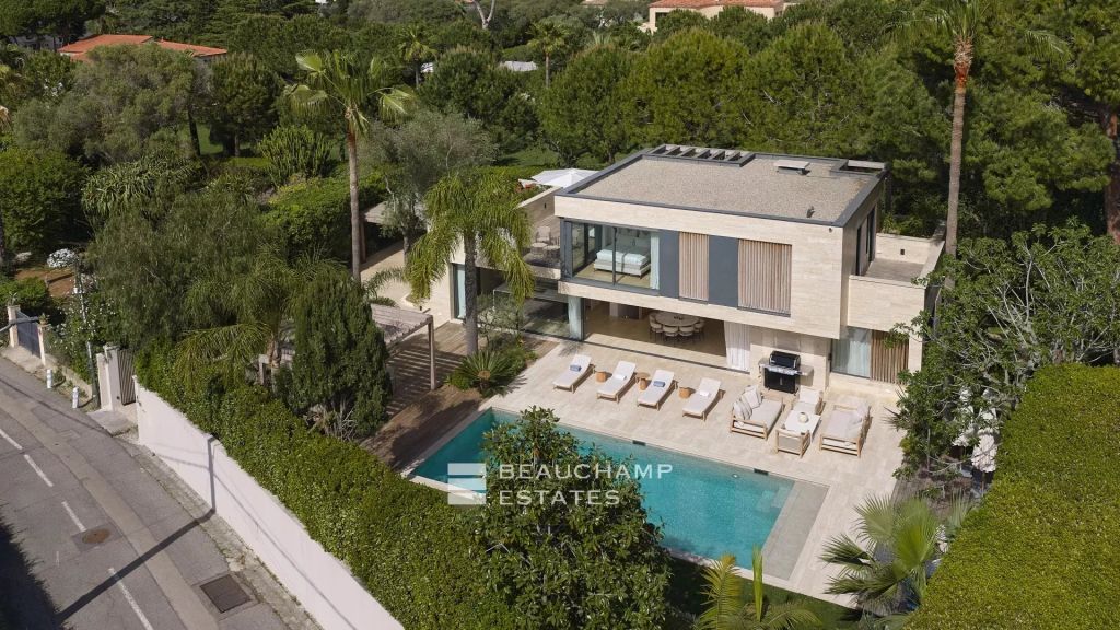 Contemporary 5-bedroom villa within walking distance of the beaches – Cap d’Antibes