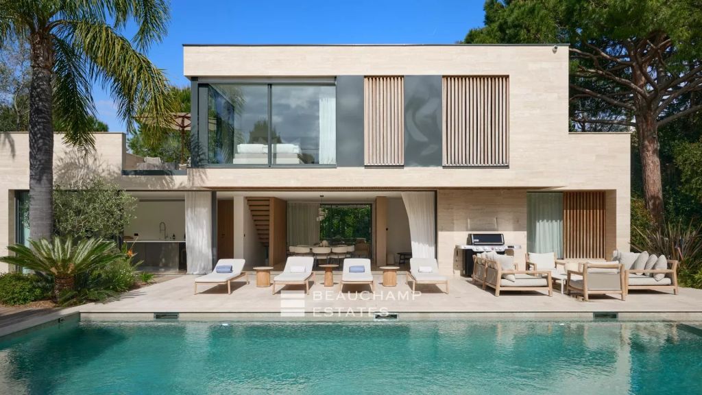 Contemporary 5-bedroom villa within walking distance of the beaches – Cap d’Antibes