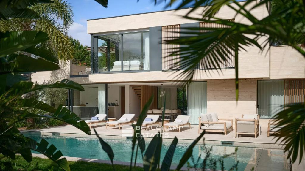 Contemporary 5-bedroom villa within walking distance of the beaches – Cap d’Antibes