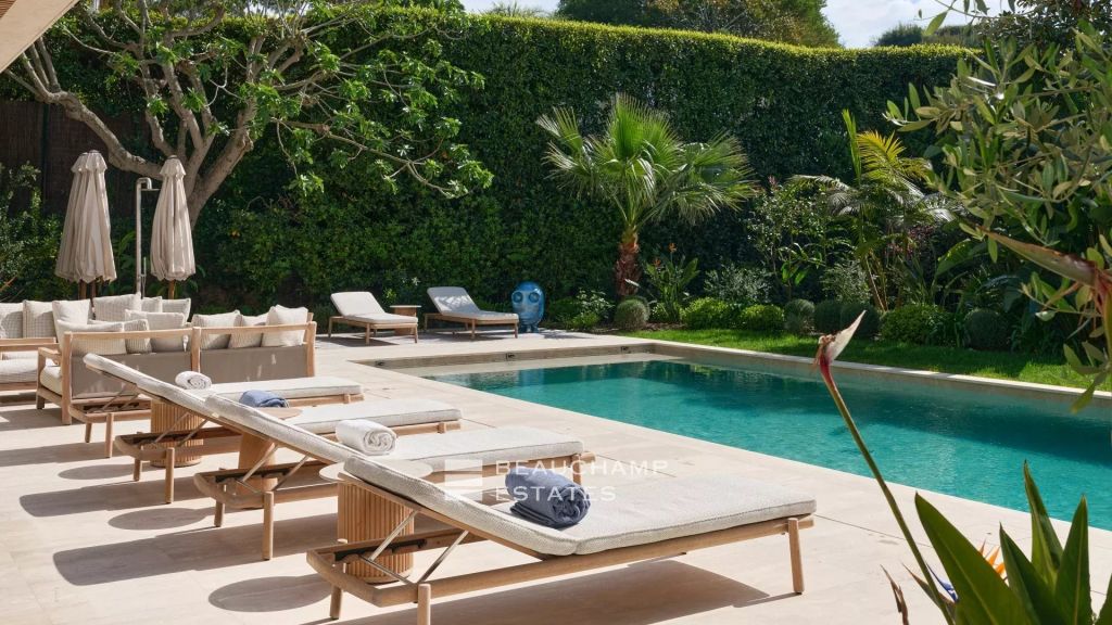 Contemporary 5-bedroom villa within walking distance of the beaches – Cap d’Antibes