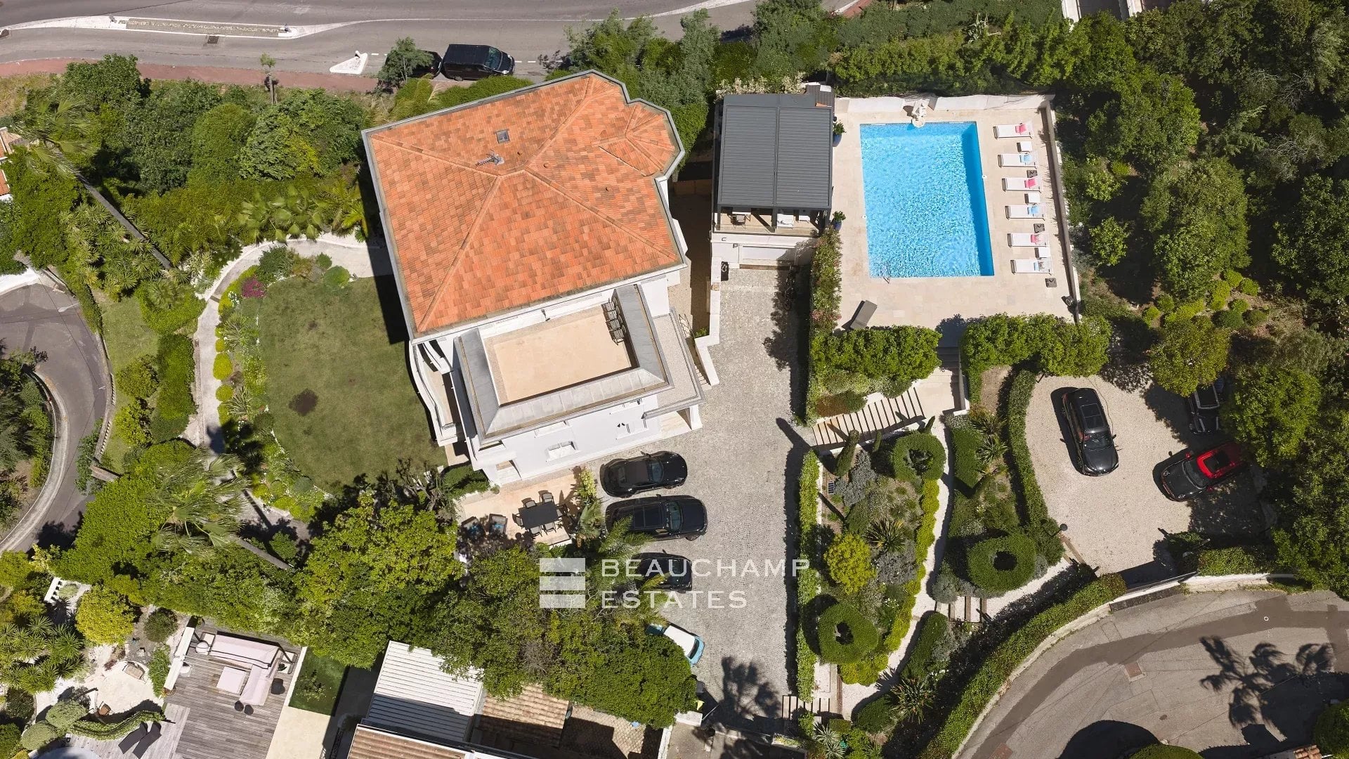 Elegant Art Deco villa with panoramic sea view Elegant Art Deco villa with panoramic sea view