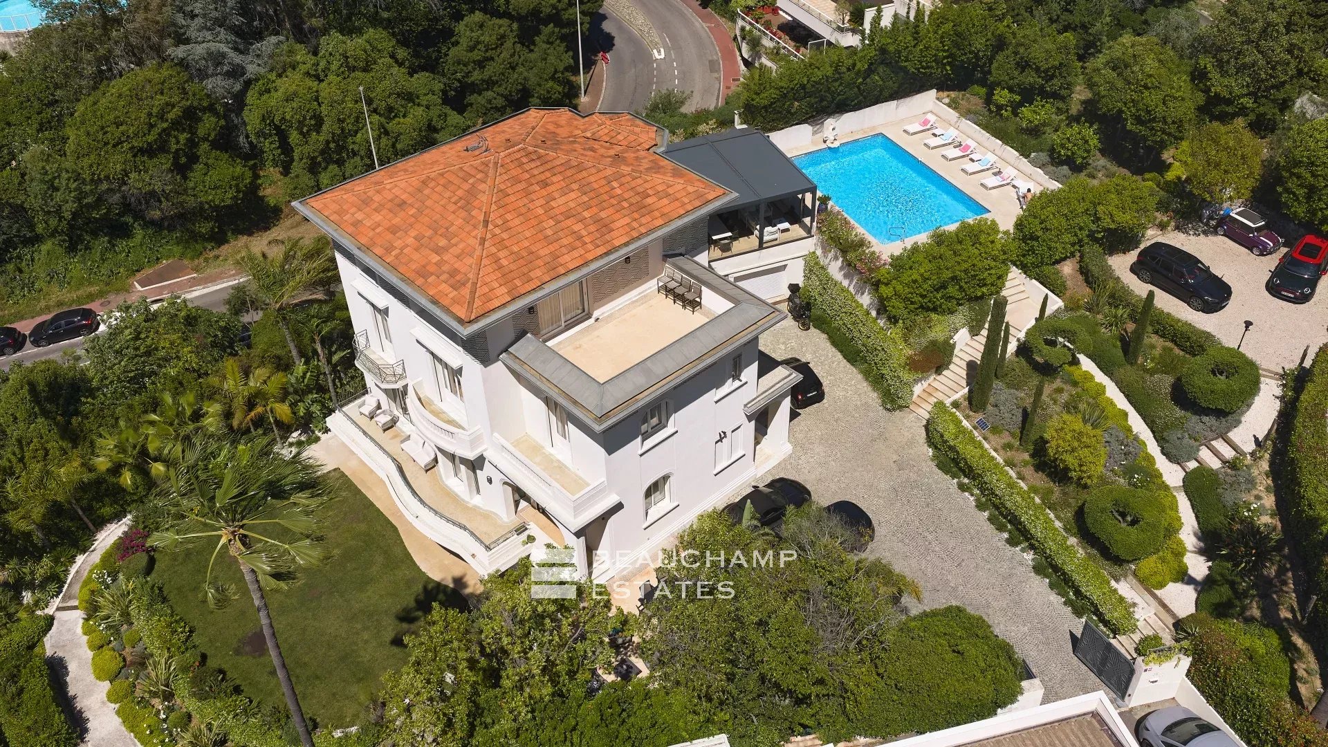 Elegant Art Deco villa with panoramic sea view Elegant Art Deco villa with panoramic sea view