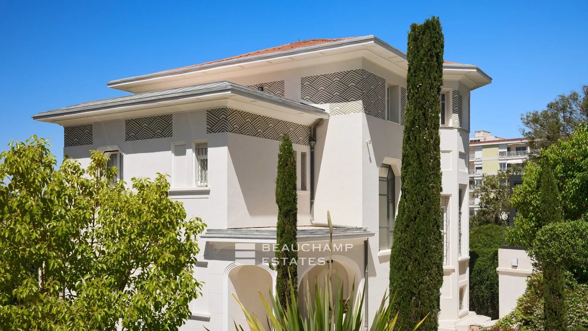 Elegant Art Deco villa with panoramic sea view Elegant Art Deco villa with panoramic sea view