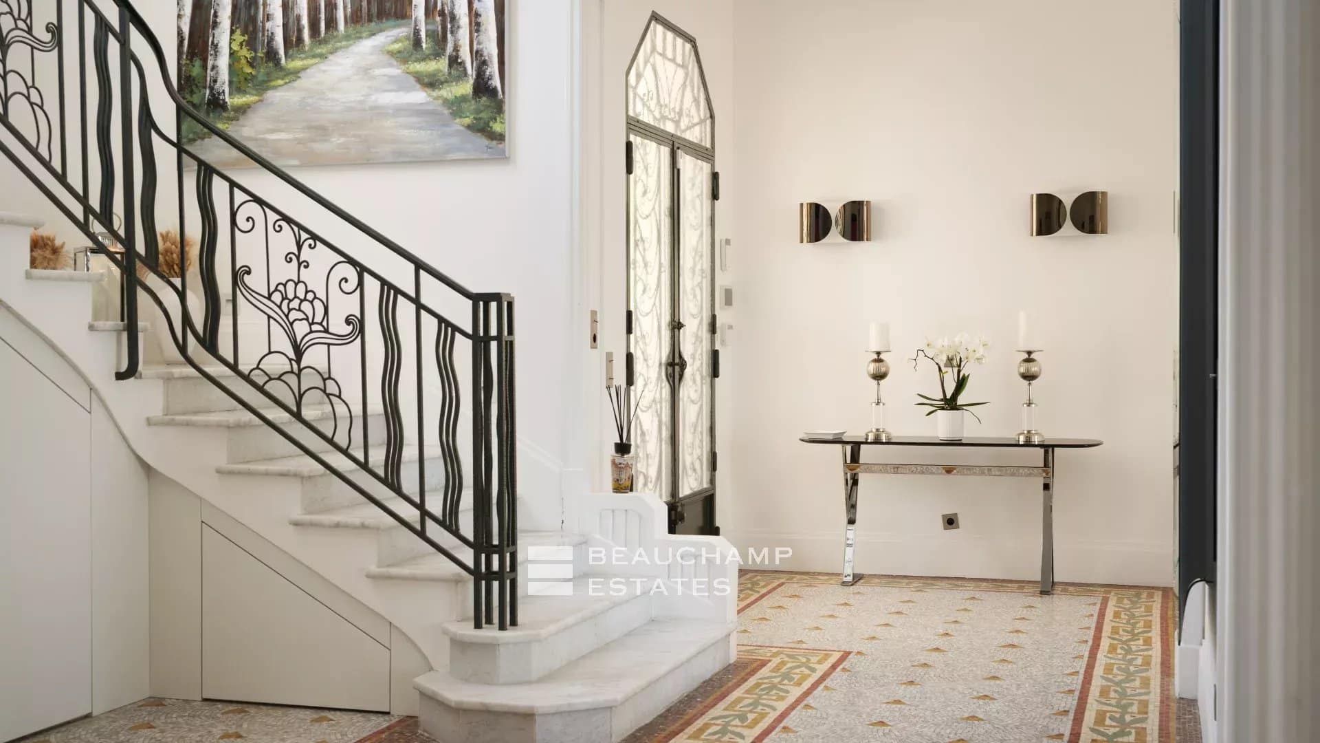 Elegant Art Deco villa with panoramic sea view Elegant Art Deco villa with panoramic sea view