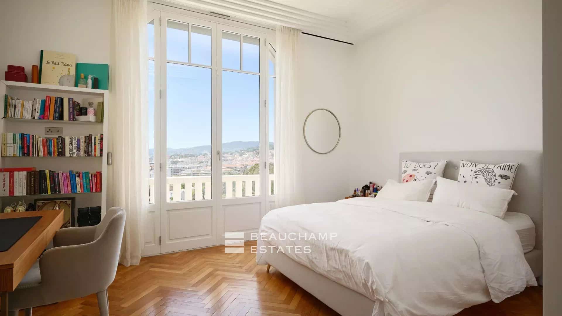 Elegant Art Deco villa with panoramic sea view Elegant Art Deco villa with panoramic sea view