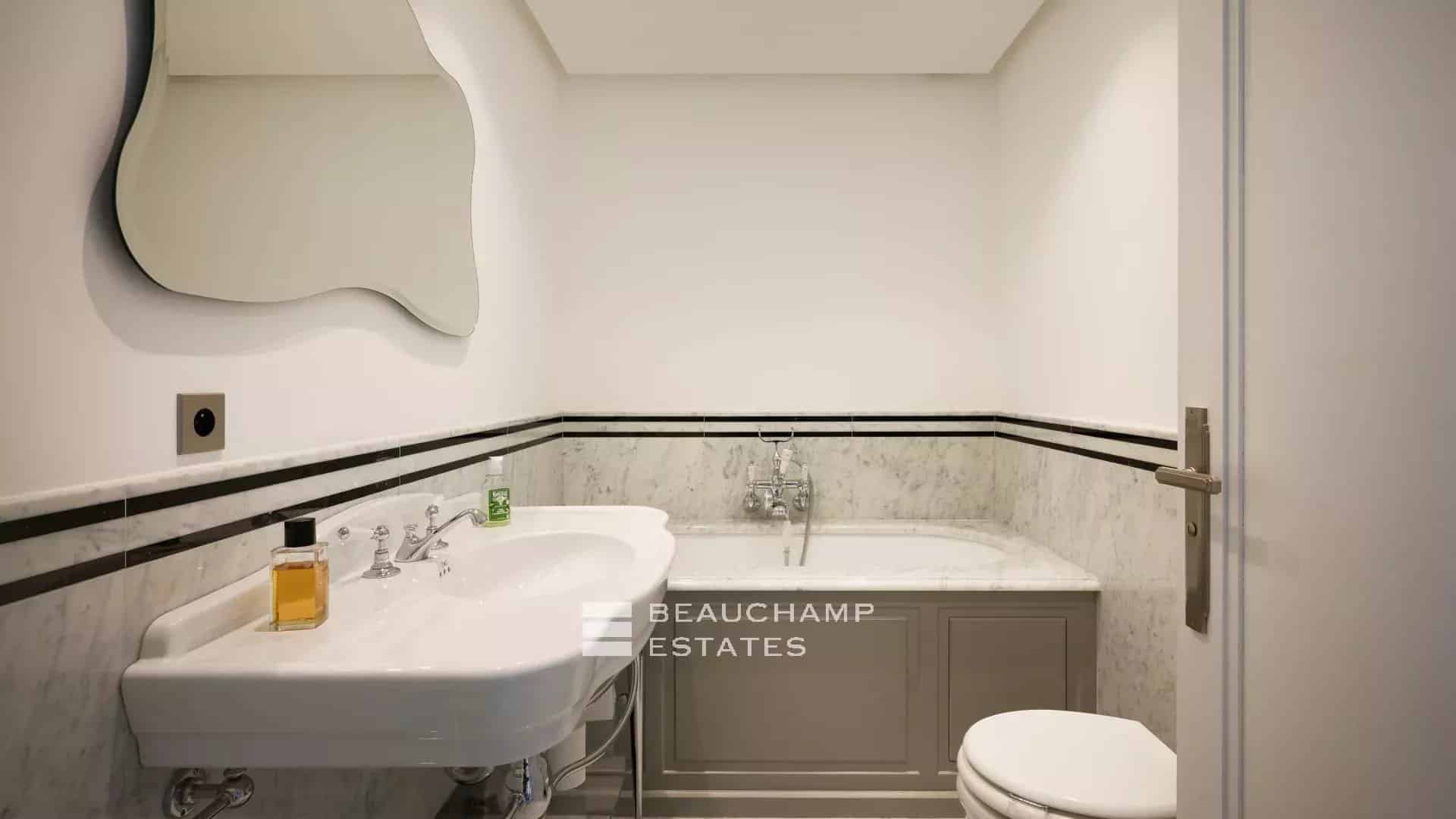 Elegant Art Deco villa with panoramic sea view Elegant Art Deco villa with panoramic sea view