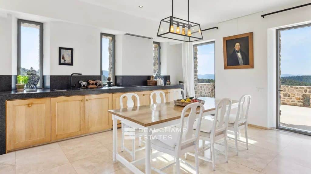 Elegant Stone Bastide on 20 Hectares Panoramic Views – Fayence
