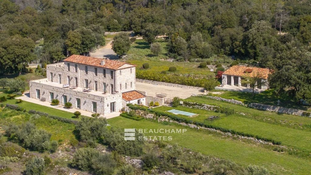 Elegant Stone Bastide on 20 Hectares Panoramic Views – Fayence