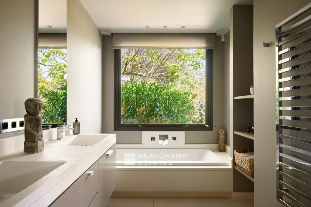 Exclusive listing – Contemporary 4-bedroom villa with panoramic views – Montauroux