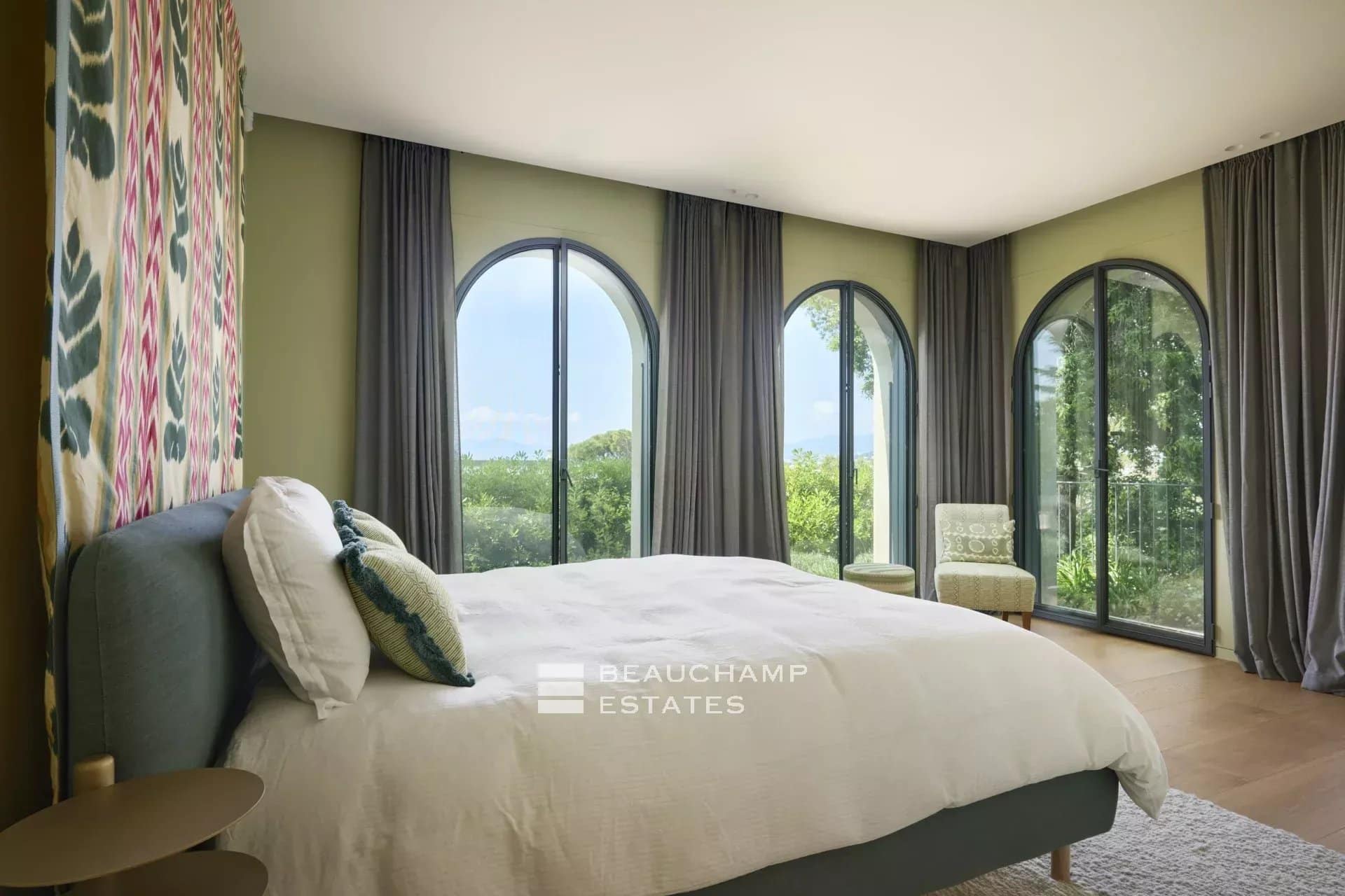 EXCLUSIVITE – Basse Californie – Villa néo provençale rénovée avec vue mer panoramique EXCLUSIVITY – Renovated neo-Provençal villa with panoramic sea views