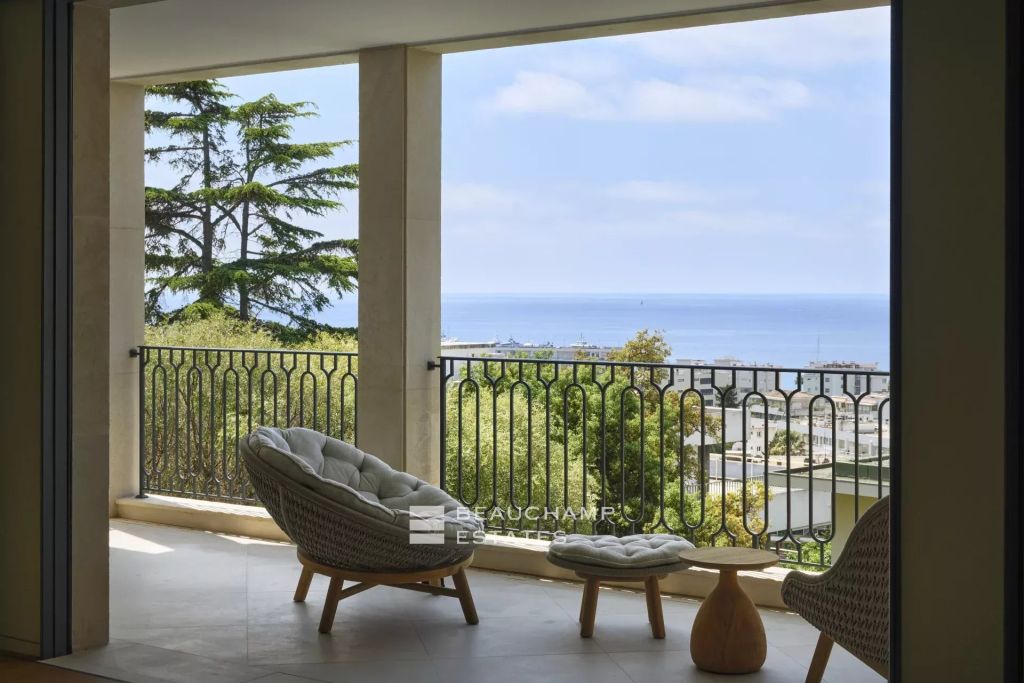 EXCLUSIVITY – Renovated neo-Provençal villa with panoramic sea views