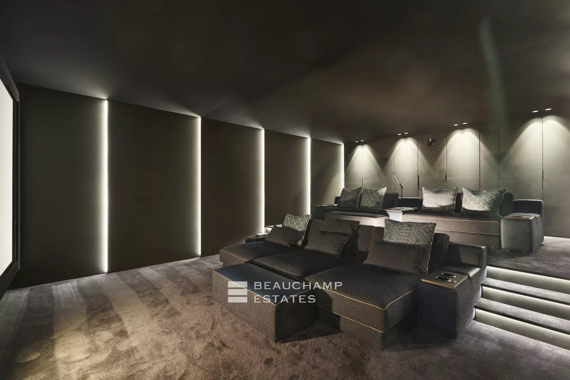 EXCLUSIVITE – Basse Californie – Villa néo provençale rénovée avec vue mer panoramique EXCLUSIVITY – Renovated neo-Provençal villa with panoramic sea views