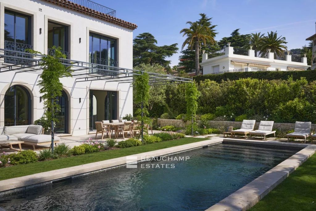 EXCLUSIVITY – Renovated neo-Provençal villa with panoramic sea views