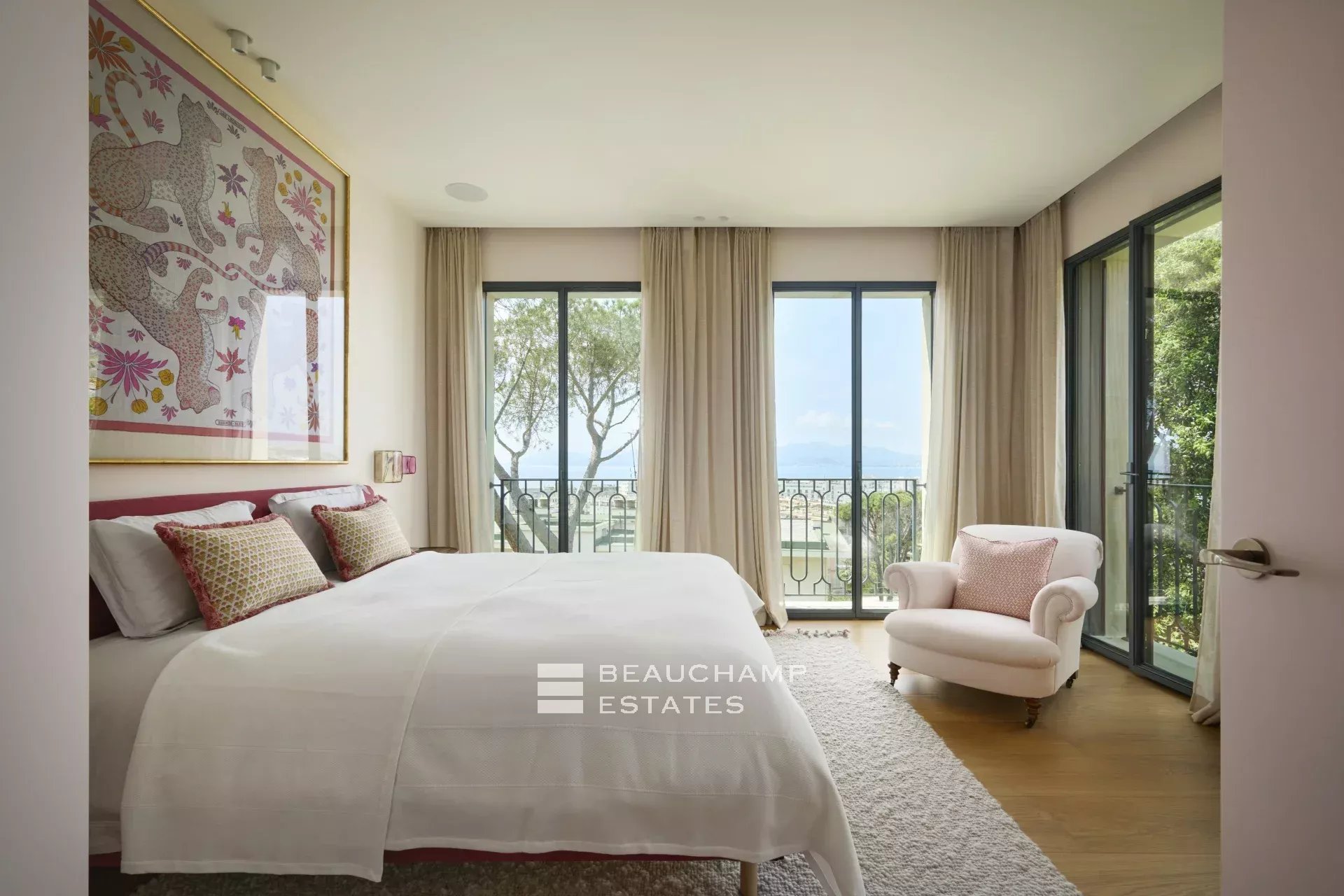 EXCLUSIVITE – Basse Californie – Villa néo provençale rénovée avec vue mer panoramique EXCLUSIVITY – Renovated neo-Provençal villa with panoramic sea views