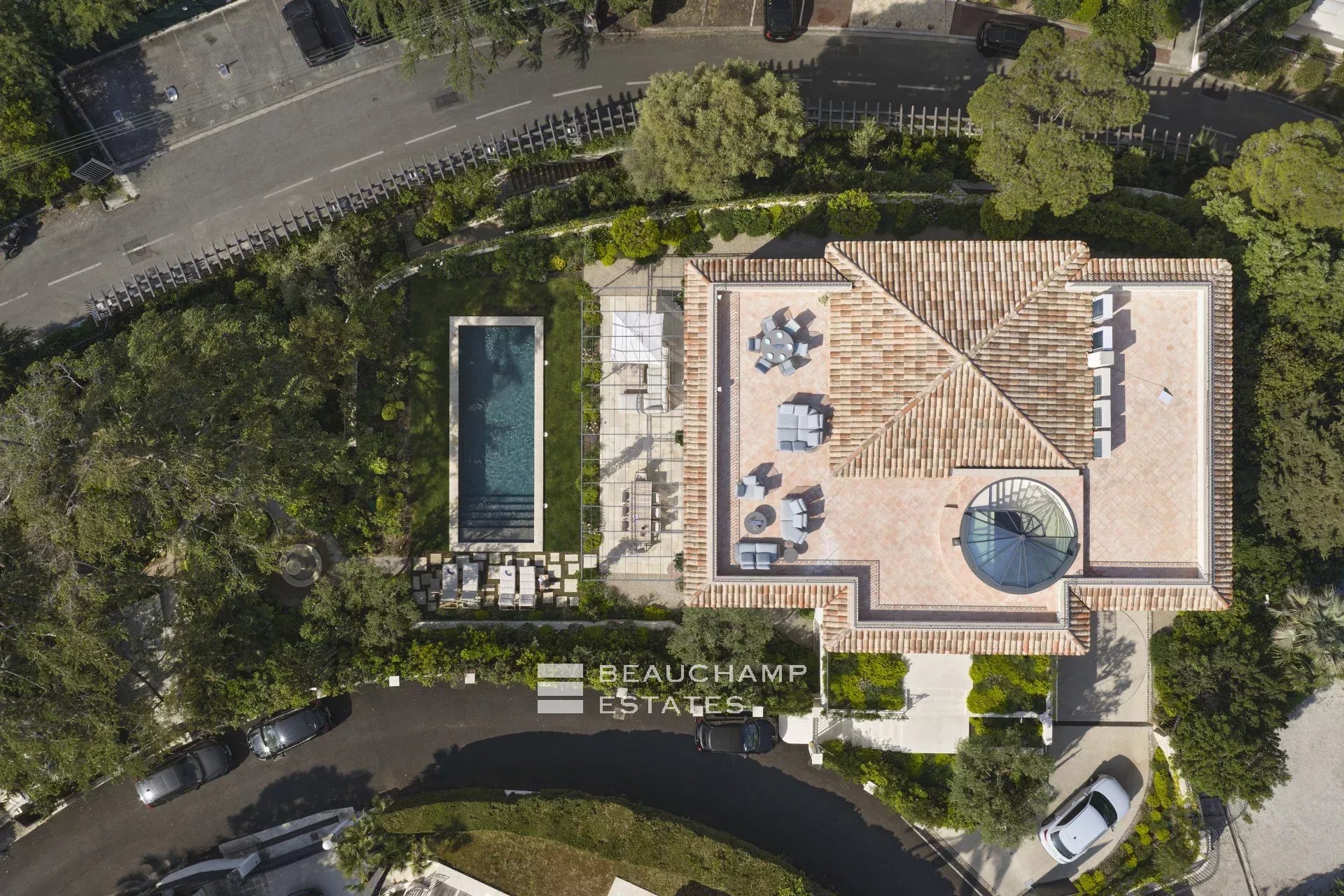 EXCLUSIVITE – Basse Californie – Villa néo provençale rénovée avec vue mer panoramique EXCLUSIVITY – Renovated neo-Provençal villa with panoramic sea views