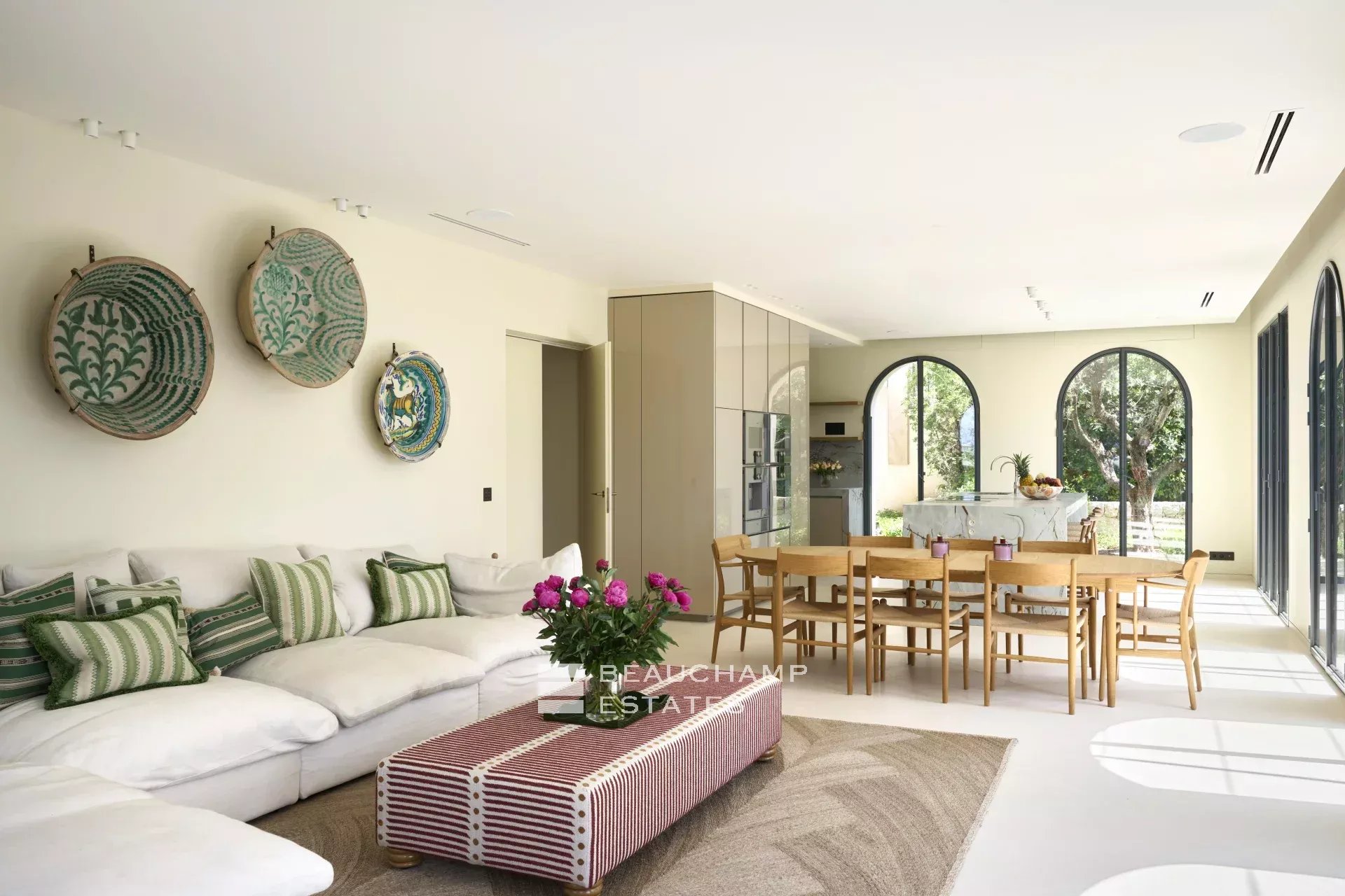 EXCLUSIVITE – Basse Californie – Villa néo provençale rénovée avec vue mer panoramique EXCLUSIVITY – Renovated neo-Provençal villa with panoramic sea views