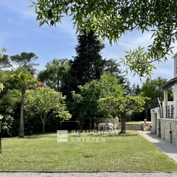 Family Villa with Guest House in a Closed Estate – Tranquillity and Space