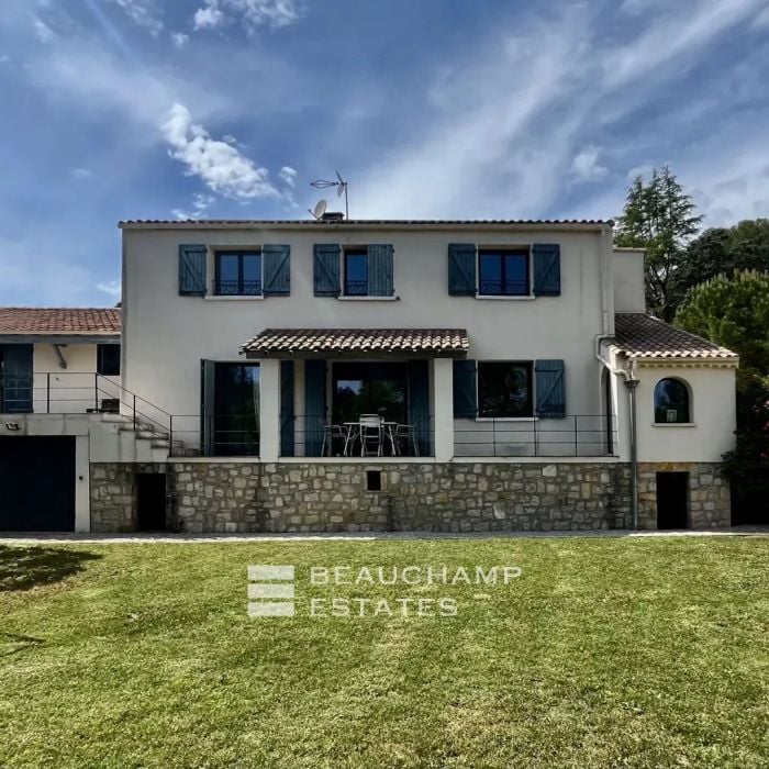 Family Villa with Guest House in a Closed Estate – Tranquillity and Space