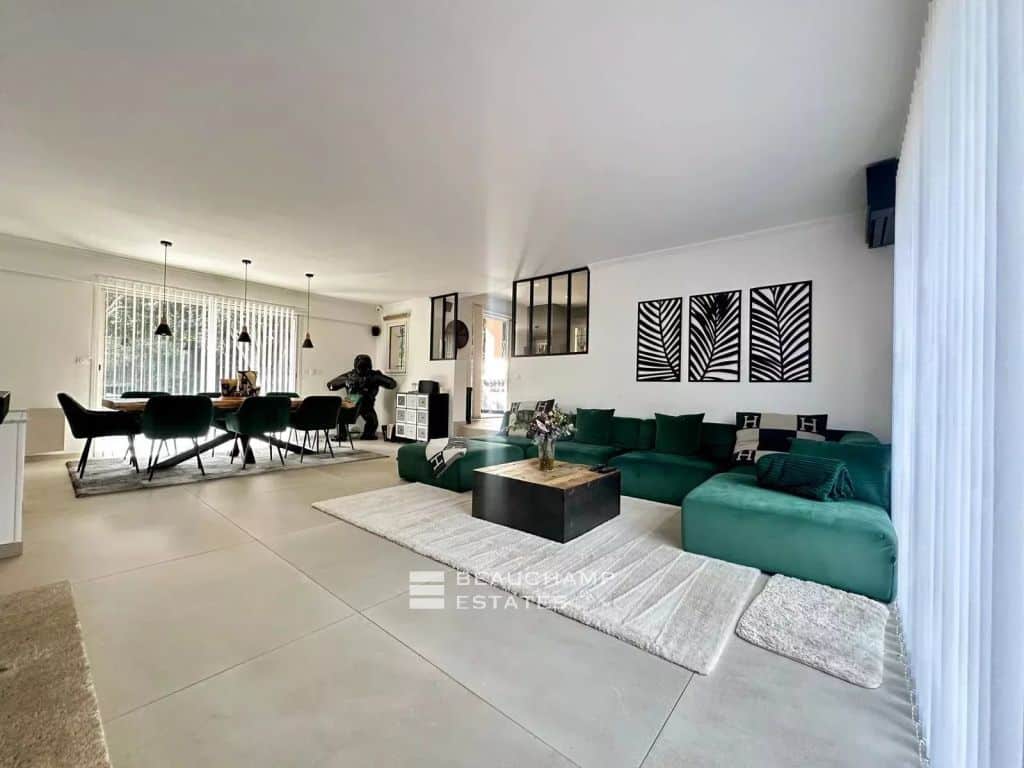 Le Cannet — 4-bedroom villa with pool and independent apartment