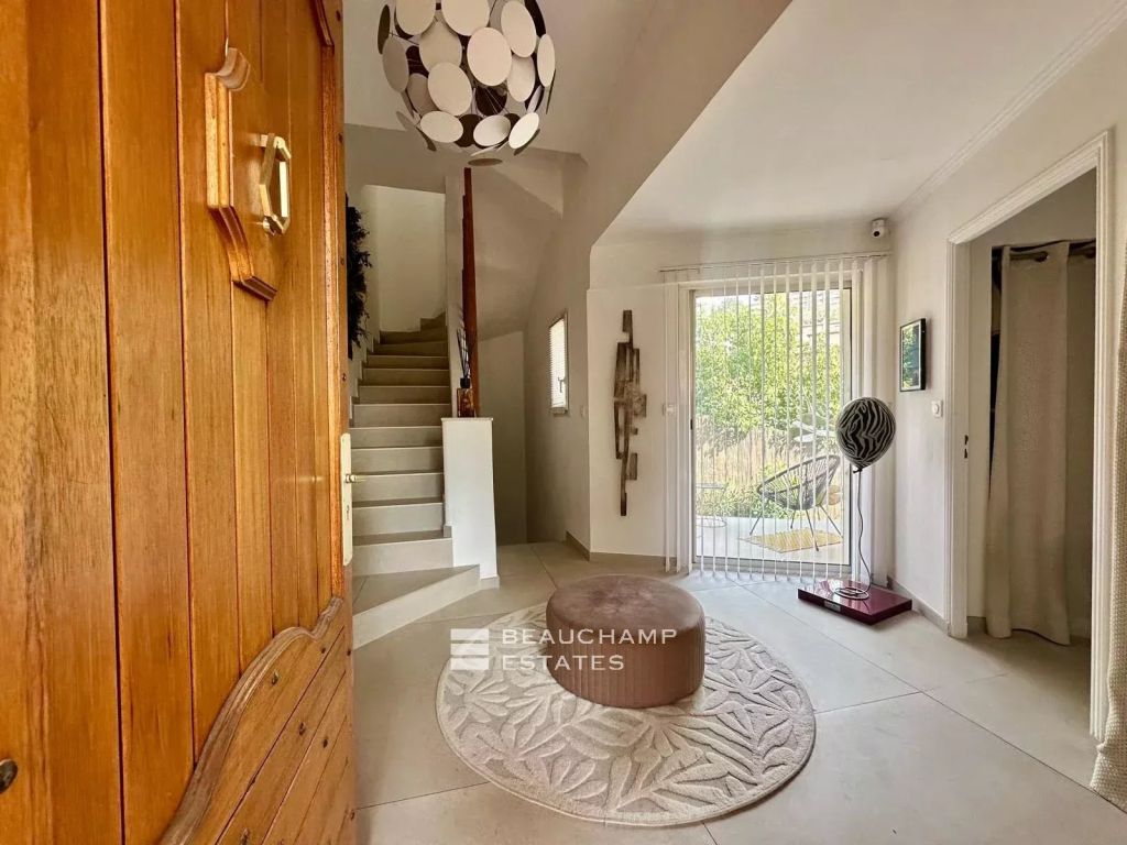 Le Cannet — 4-bedroom villa with pool and independent apartment