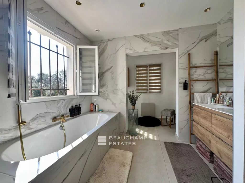 Le Cannet — 4-bedroom villa with pool and independent apartment