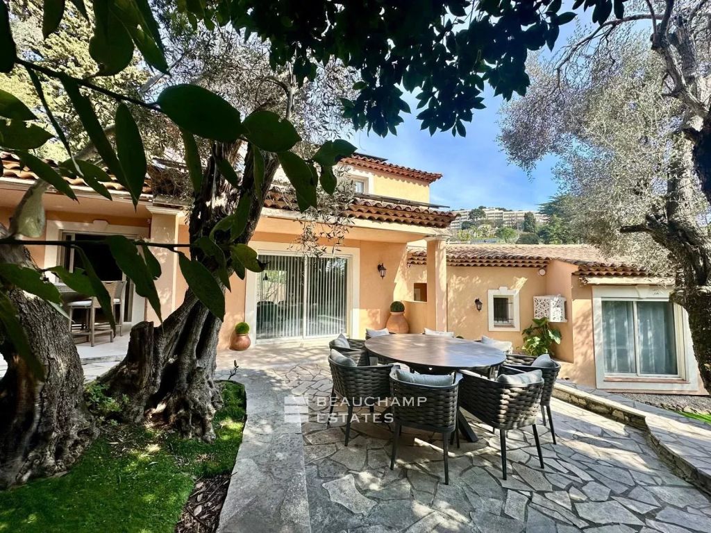 Le Cannet — 4-bedroom villa with pool and independent apartment