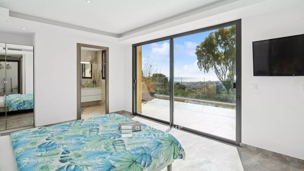 Magnificent contemporary villa with sea view- Mougins