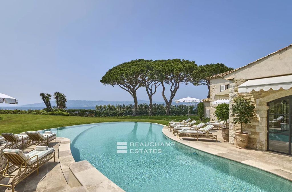 Magnificient Villa with panoramic views of the Mediterranean