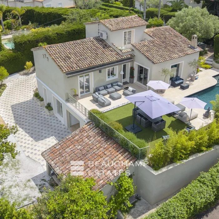 Modern 5-bedroom villa with hill views – Mougins