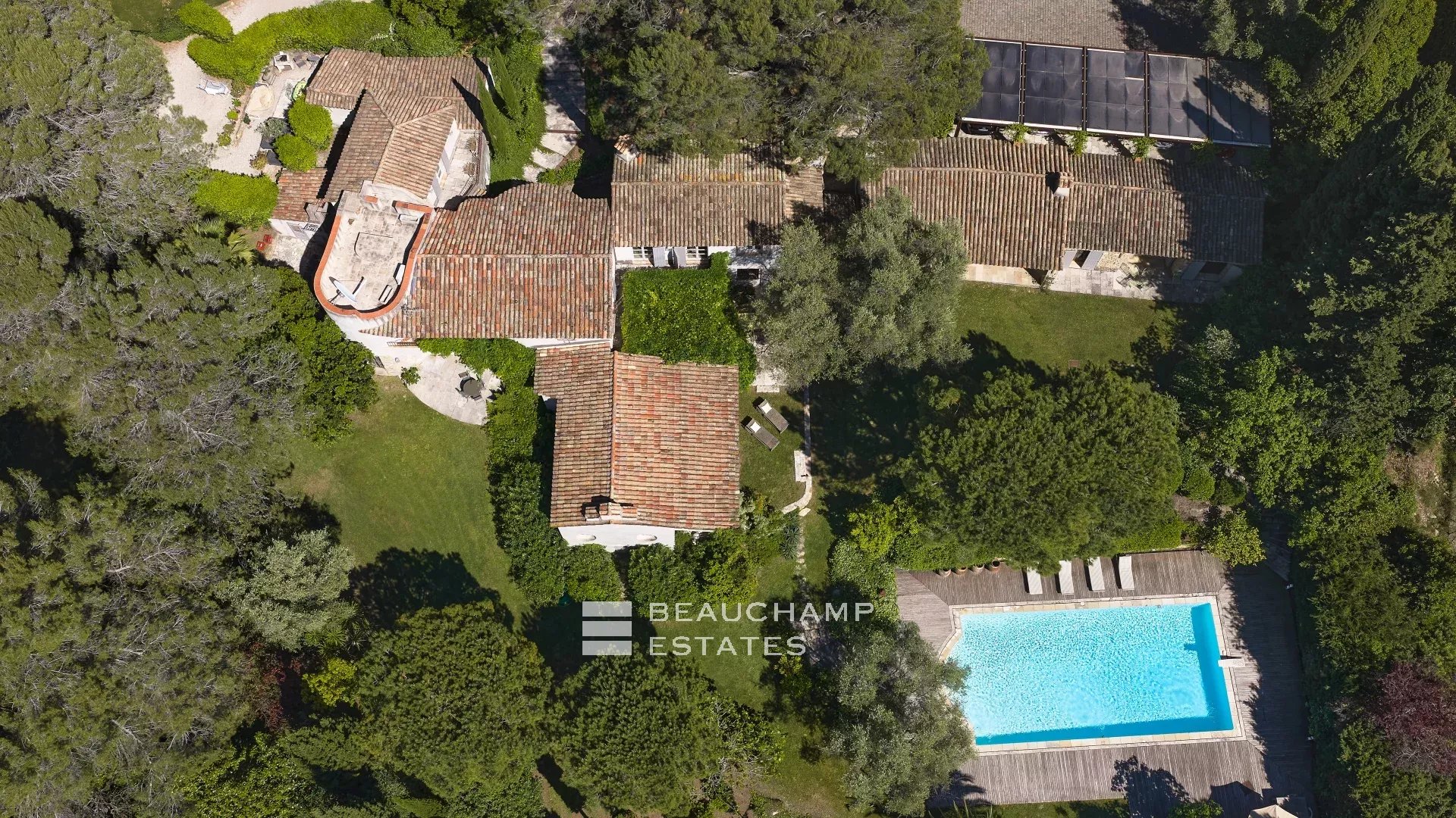 Mas Provençal de 6 chambres avec Tennis à Mougins Mougins – Superb Provençal Mas with 6 bedrooms and private Tennis