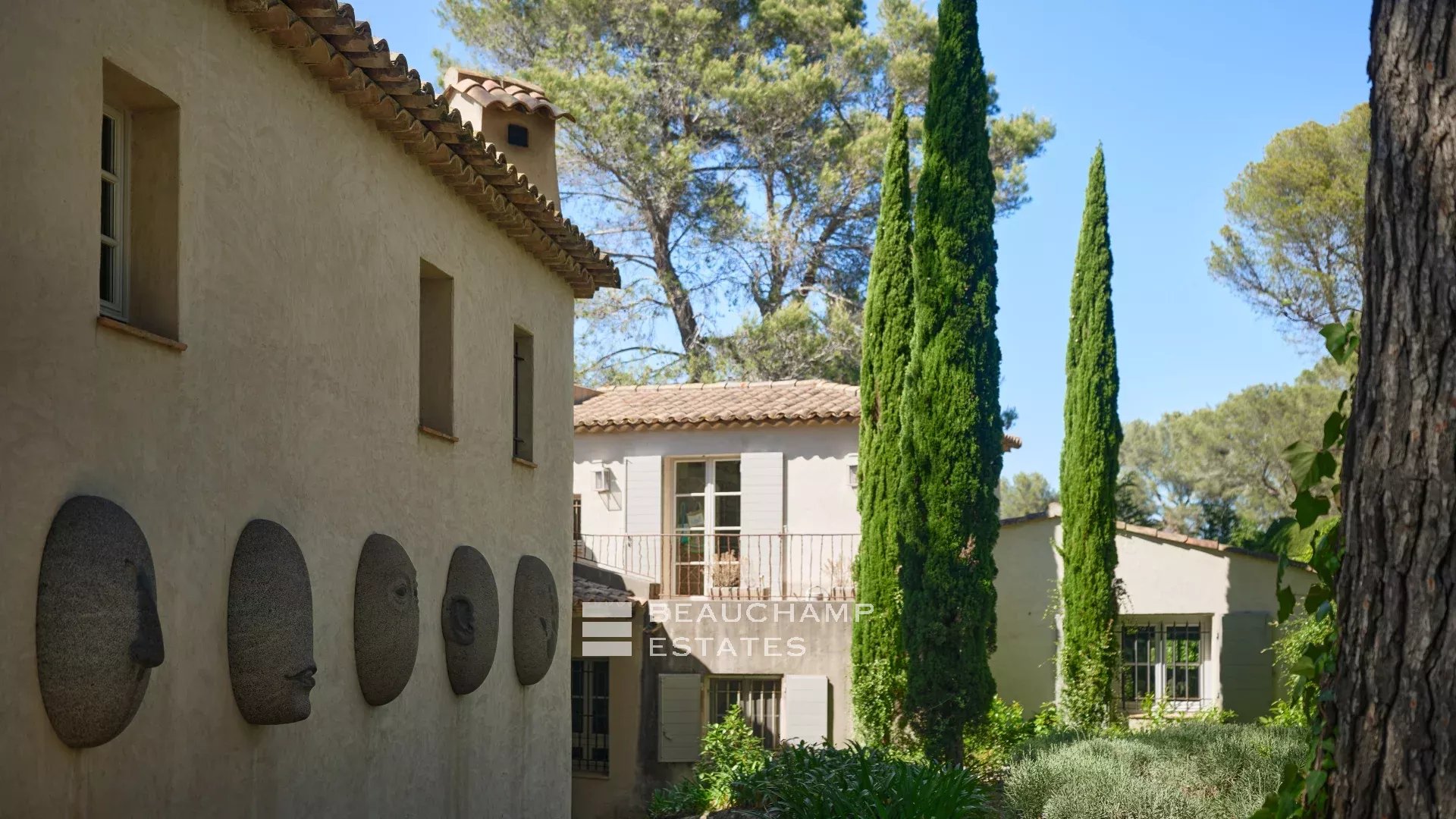 Mas Provençal de 6 chambres avec Tennis à Mougins Mougins – Superb Provençal Mas with 6 bedrooms and private Tennis
