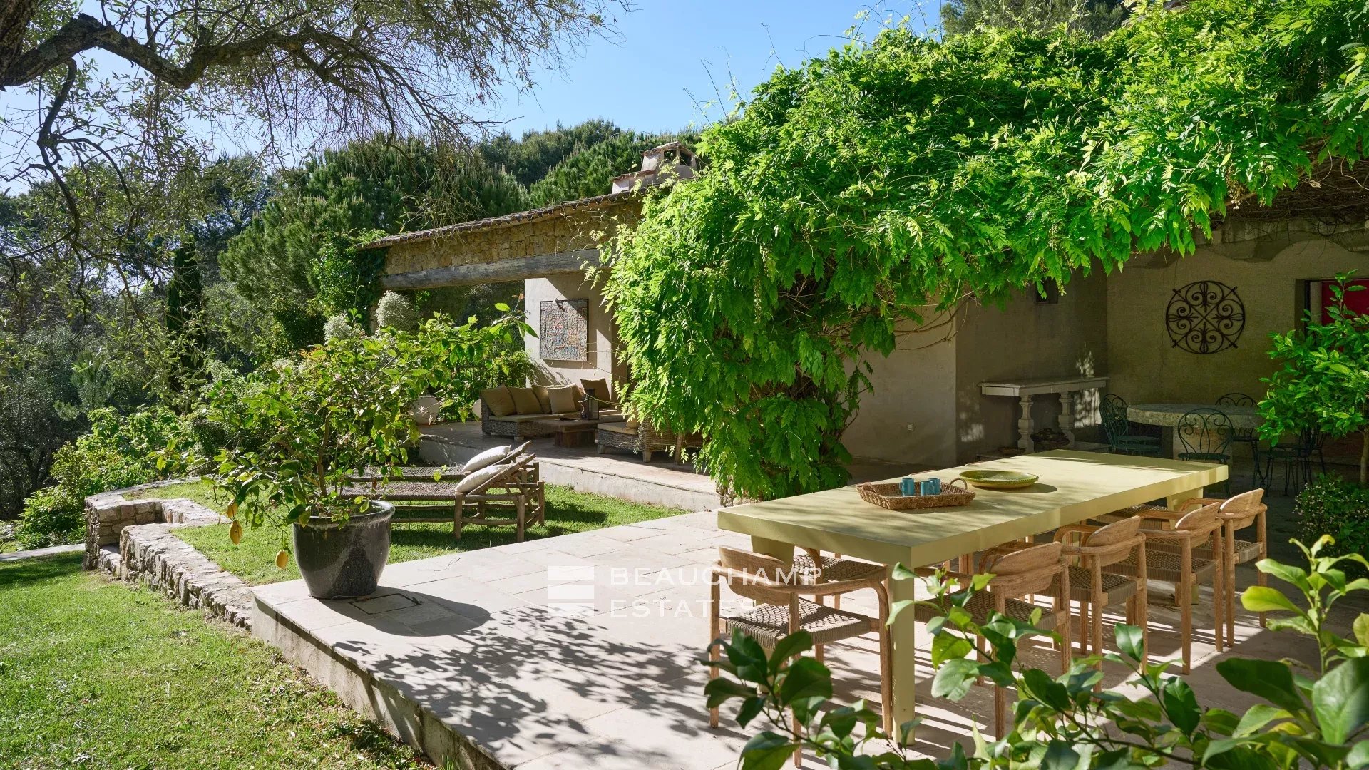Mas Provençal de 6 chambres avec Tennis à Mougins Mougins – Superb Provençal Mas with 6 bedrooms and private Tennis