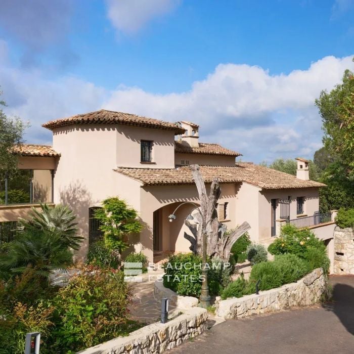 Villa néo-provençale 6 chambres avec vue mer et piscine Mougins Notre-Dame-de-Vie