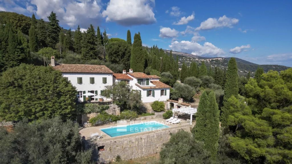 Peaceful Retreat in Le Tignet – Sea and Mountain Views