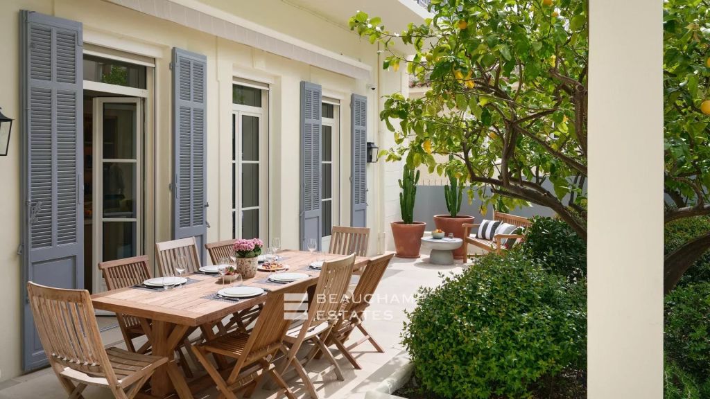 Renovated Character Villa — 4 Bedrooms, Garden, in the Heart of La Napoule