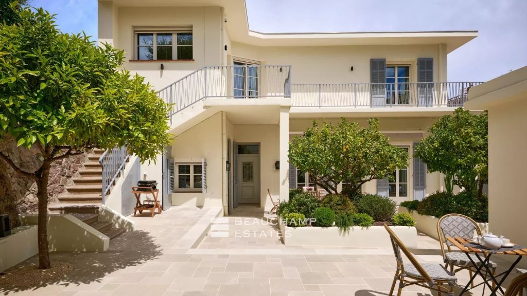 Renovated Character Villa — 4 Bedrooms, Garden, in the Heart of La Napoule