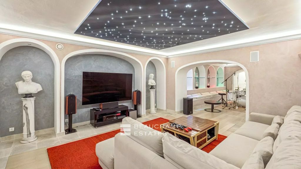 SOLE AGENT : Exceptional Property – 9 -Bedroom Villa with Sea View –La Colle-sur-Loup