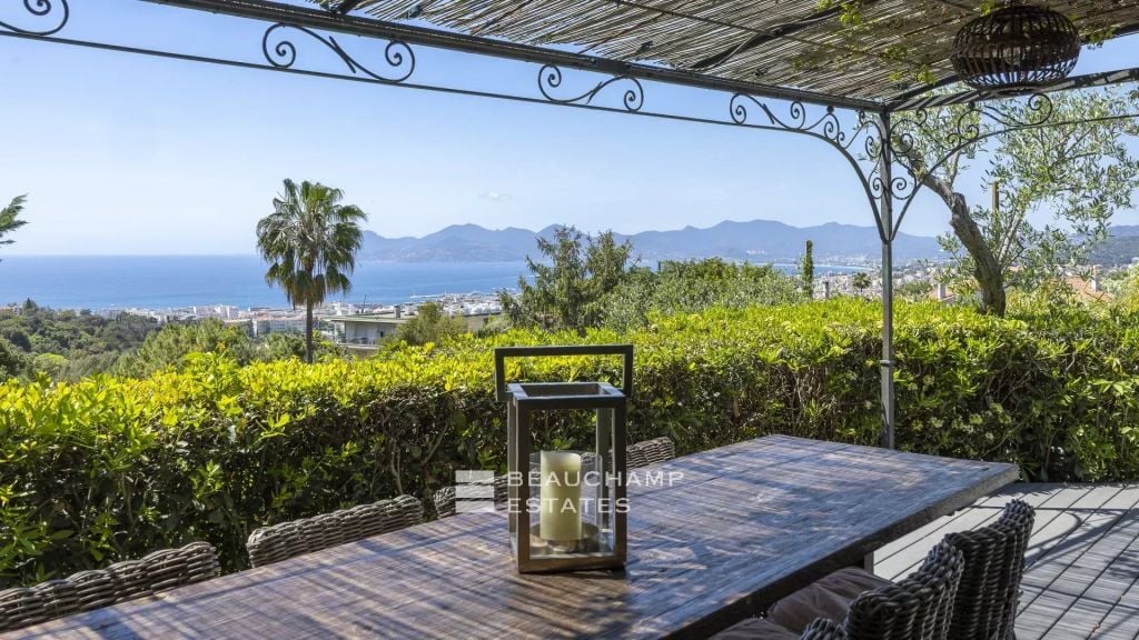 Sole Agent – Neo-provençal villa with panoramic sea view – Cannes