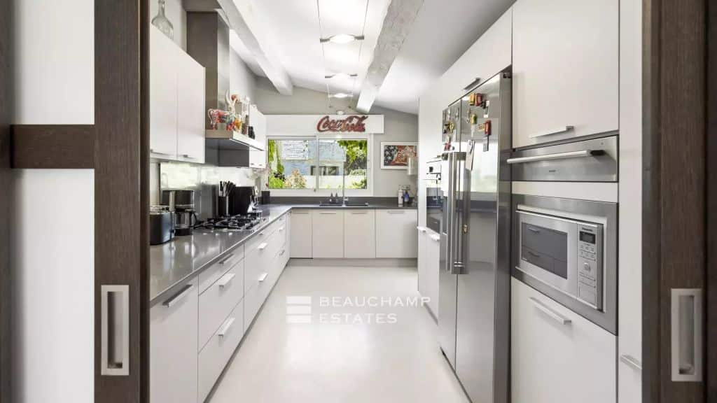 Sole Agent – Neo-provençal villa with panoramic sea view – Cannes