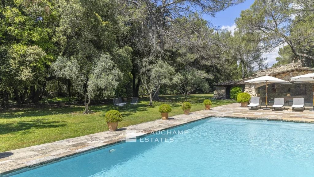 Auction : Stone Bastide – 10 Bedrooms – Auribeau-sur-Siagne